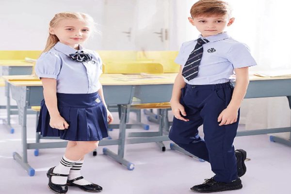 الملابس المدرسية الابتدائية