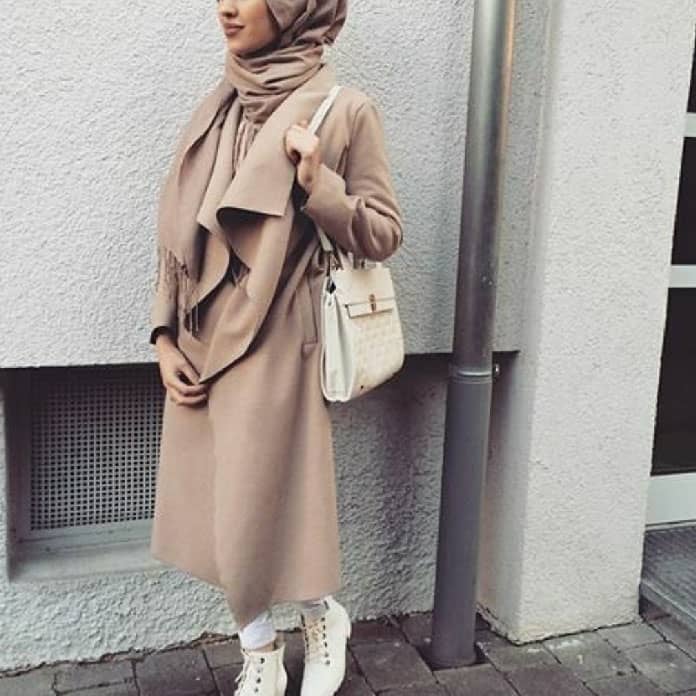 معاطف طويلة مع الحجاب