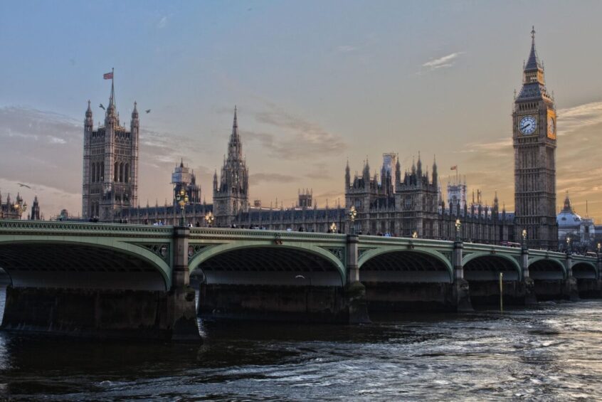 seasonal travel to london